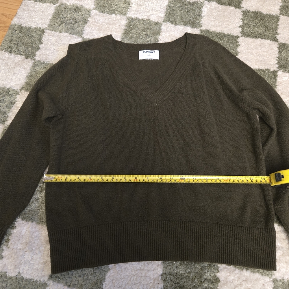 Old Navy Women's Sweater in Olive Green